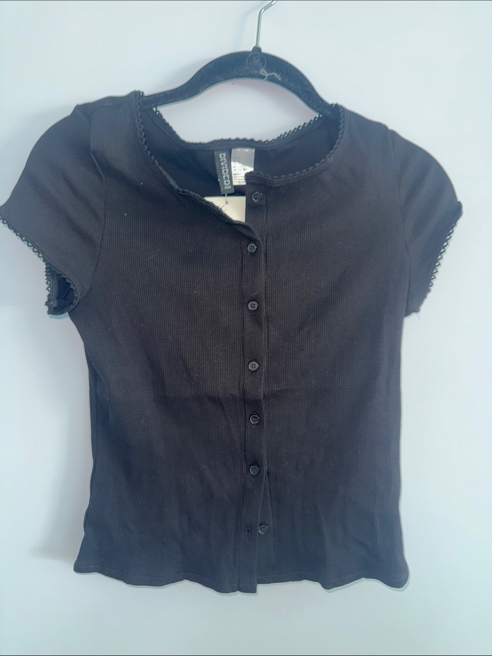 H&M Black Short Sleeve Button-Front Crop Top